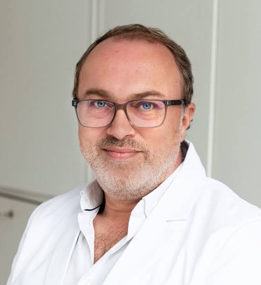 Dr Emmanuel Raad